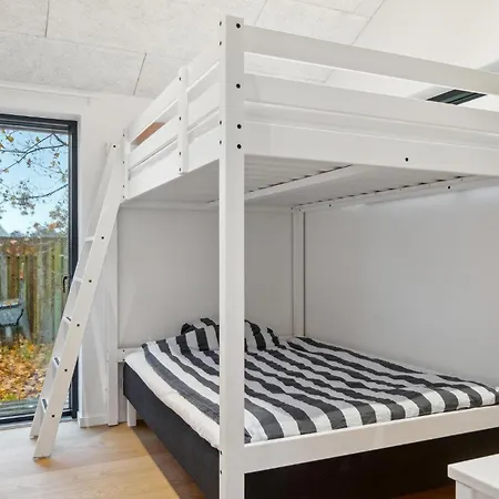 3 Bedroom In Holiday home